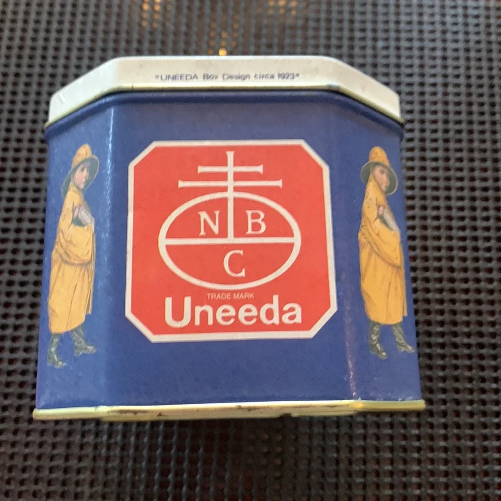 VINTAGE KITCHEN NATIONAL BISCUIT COMPANY UNEEDA 5” BISCUIT TIN - Picture 2 of 6